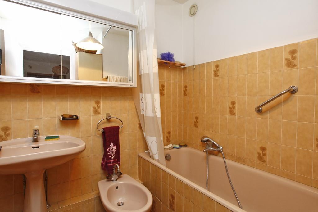 Appartement 6 Personnes Avec Terrasse Le Port Nice Rum bild
