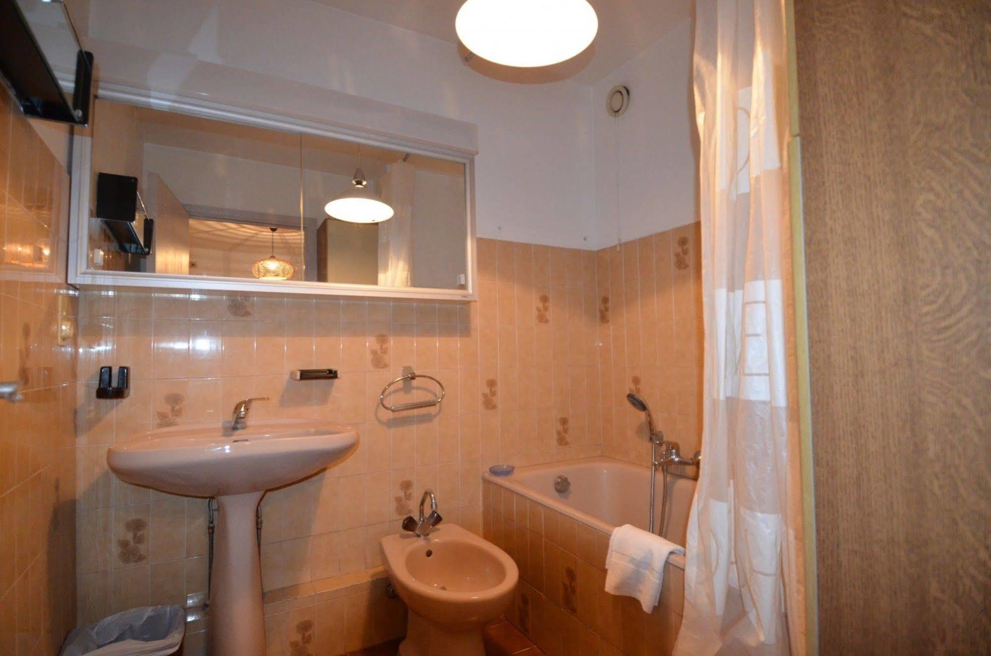 Appartement 6 Personnes Avec Terrasse Le Port Nice Exteriör bild