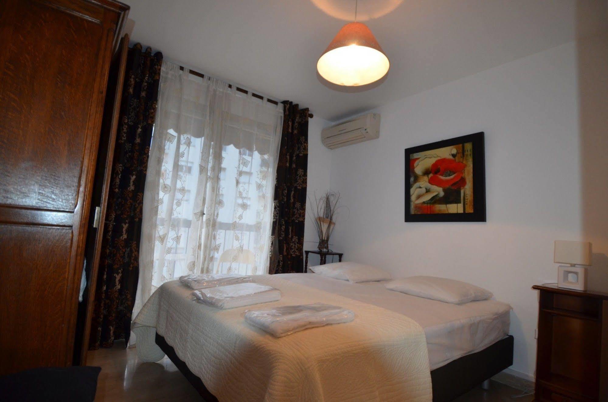 Appartement 6 Personnes Avec Terrasse Le Port Nice Exteriör bild